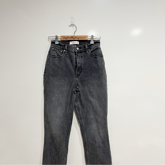 Abercrombie & Fitch 90's Straight Ultra High Rise Jeans Curve Love black slit - Picture 4 of 9